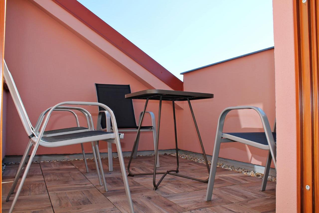 Apartamento Attic With Parking, Near The Center Of Cb - 110M2 Ceske Budejovice Exterior foto