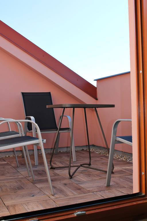 Apartamento Attic With Parking, Near The Center Of Cb - 110M2 Ceske Budejovice Exterior foto